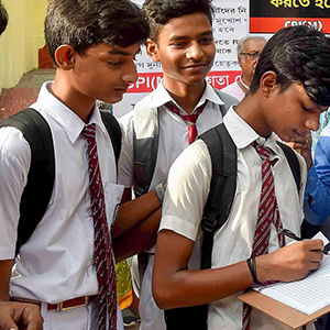 The new education policy in Bengal makes it compulsory for students to learn at least three languages during 5th to 8th standard